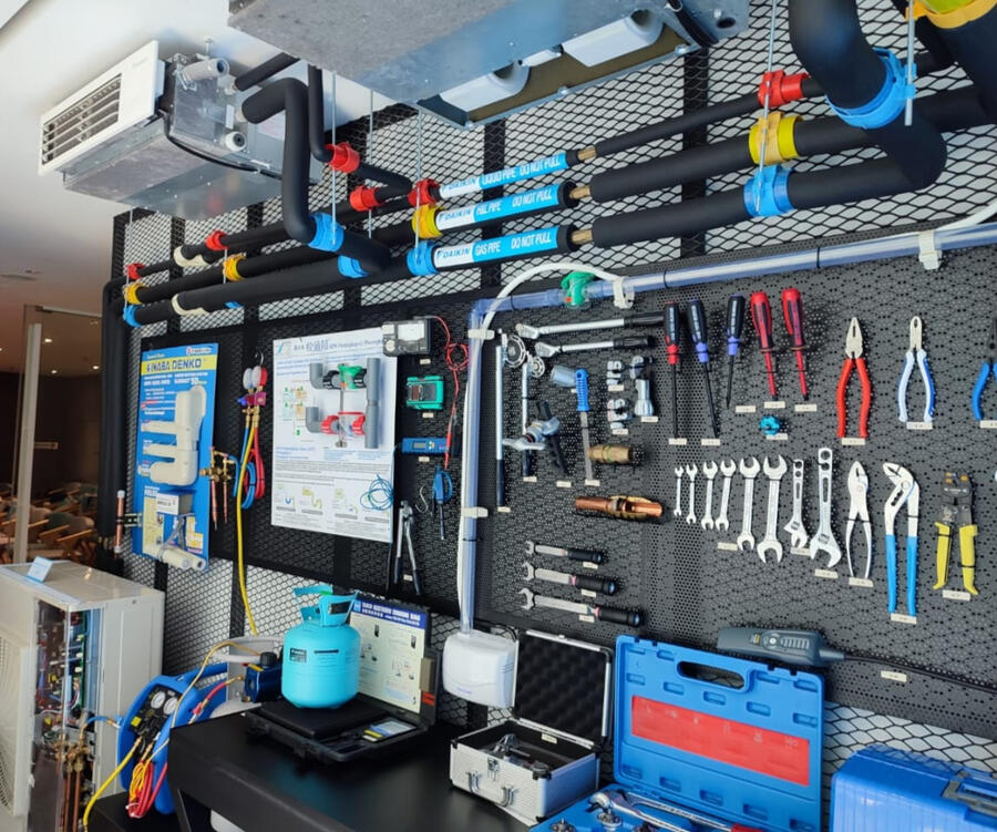 Need specialist air cond Im the fit person to be your personal technician